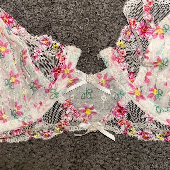 For love and lemons bra.Size 36C. Very beautiful pink and white - Picture 4 of 5
